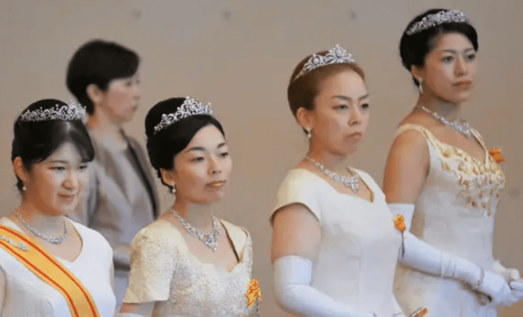 Tiaras Return to Japan for New&nbsp;Years!