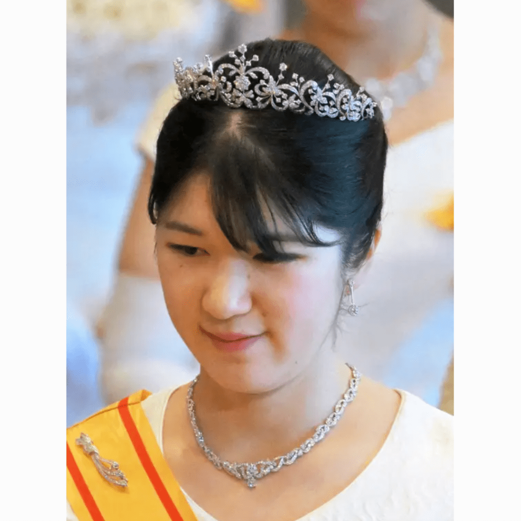 Tiaras Return to Japan for New Years! – The Royalty Nerd